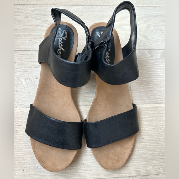 Sketchers Black strap with zipper wedges - Picture 2 of 5